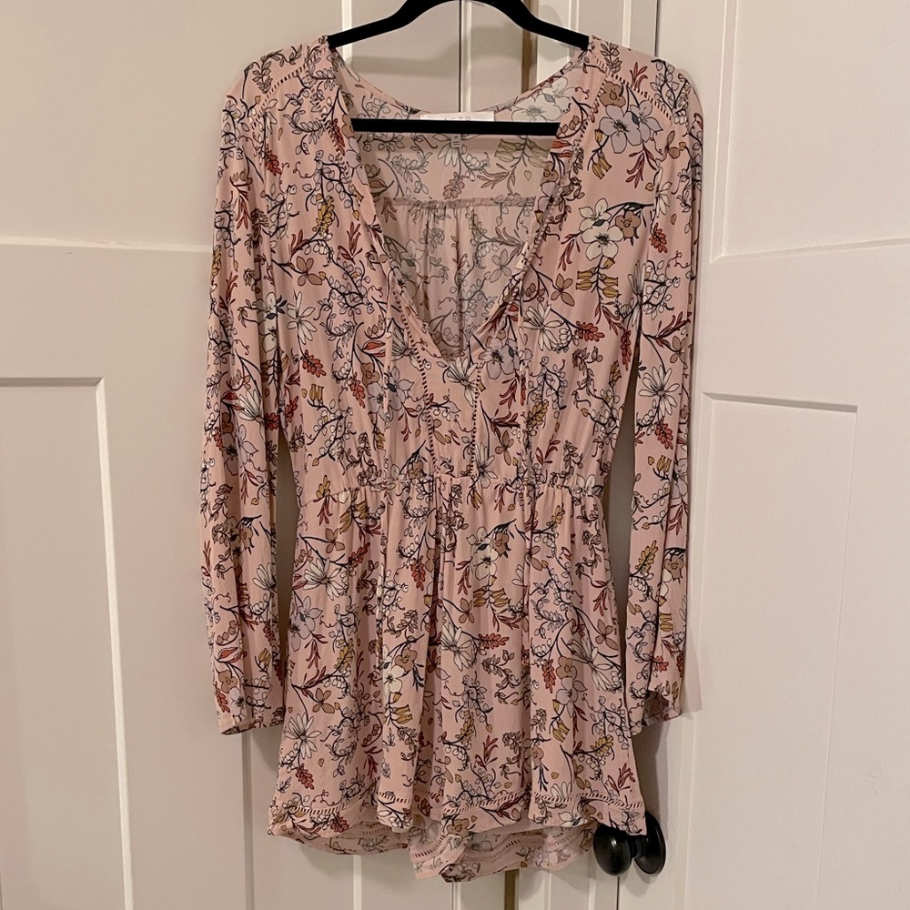 ASTR the Label Pale Pink Floral Long Sleeve Romper